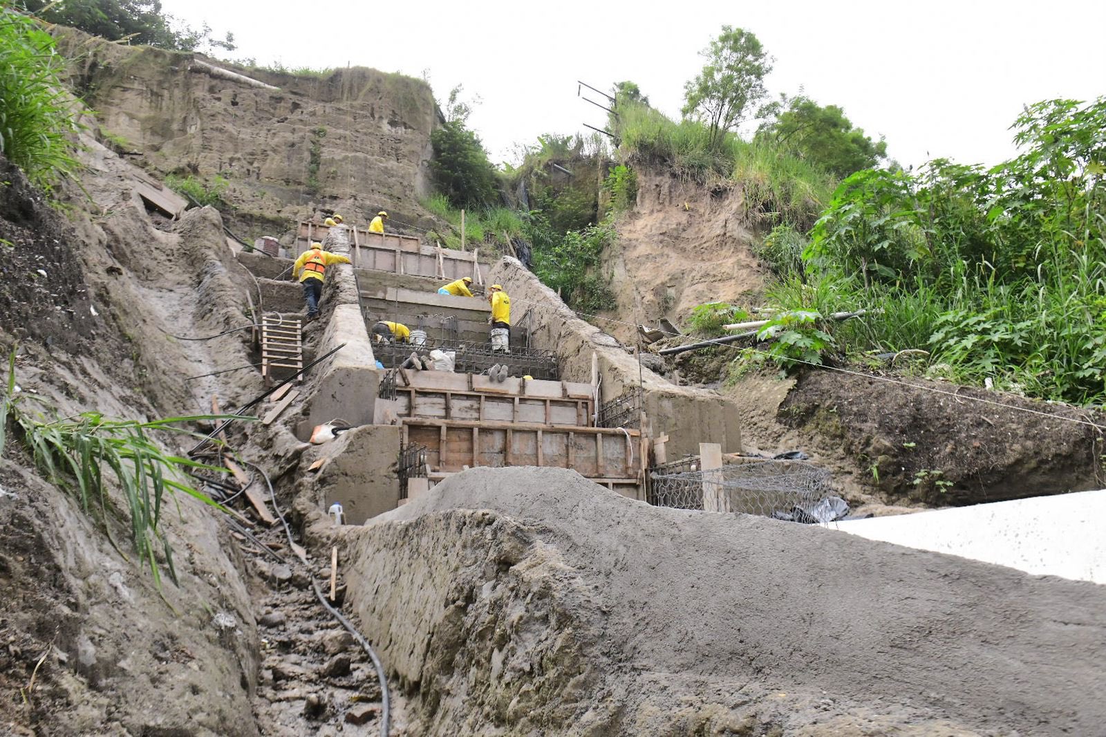 Reparan fugas de agua y realizan obras de saneamiento y limpieza de suelos en San Isidro reparan-fugas-de-agua-y-realizan-obras-de-saneamiento-y-limpieza-de-suelos-en-san-isidro
